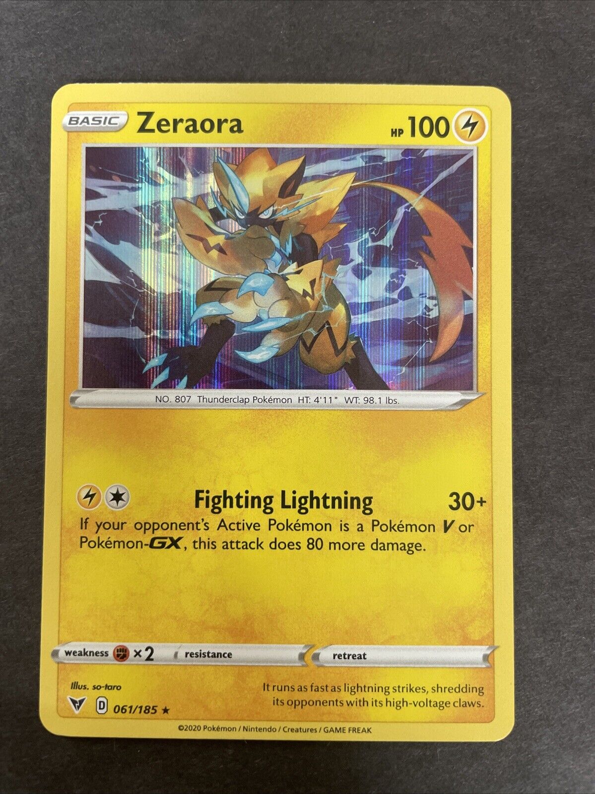 Zeraora 061/185 Holo Rare Vivid Voltage Pokemon Card
