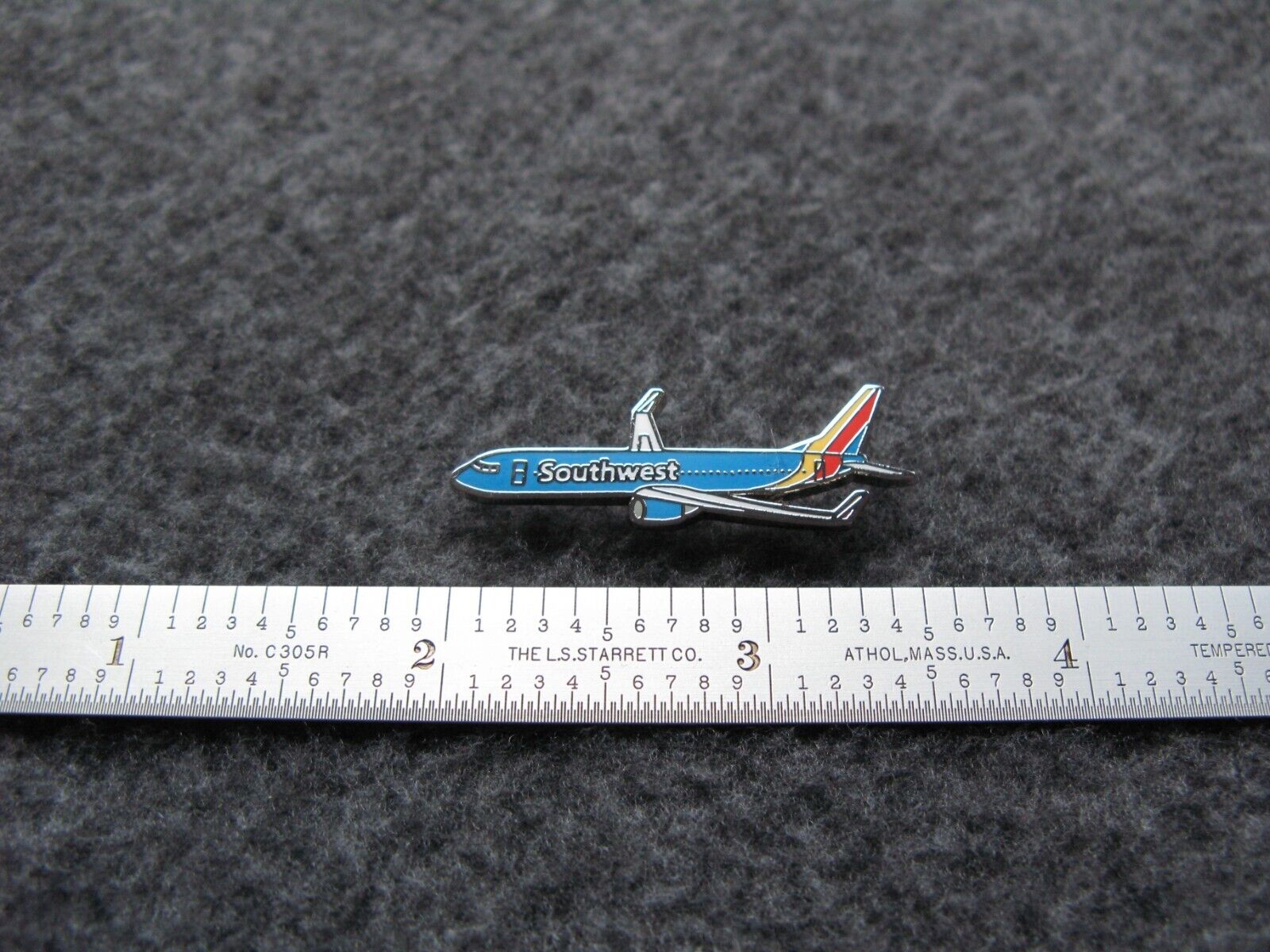 SOUTHWEST AIRLINES  /  SWA 737 AIRPLANE PIN