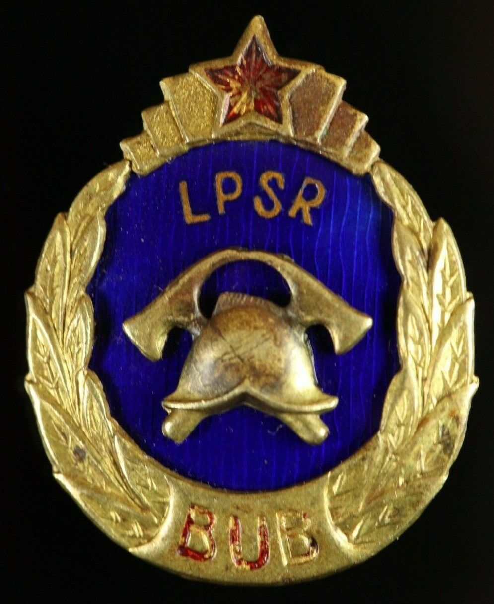 RARE Original 1950-s Soviet Latvia Firefighter Fireman\'s screwback Badge #1187