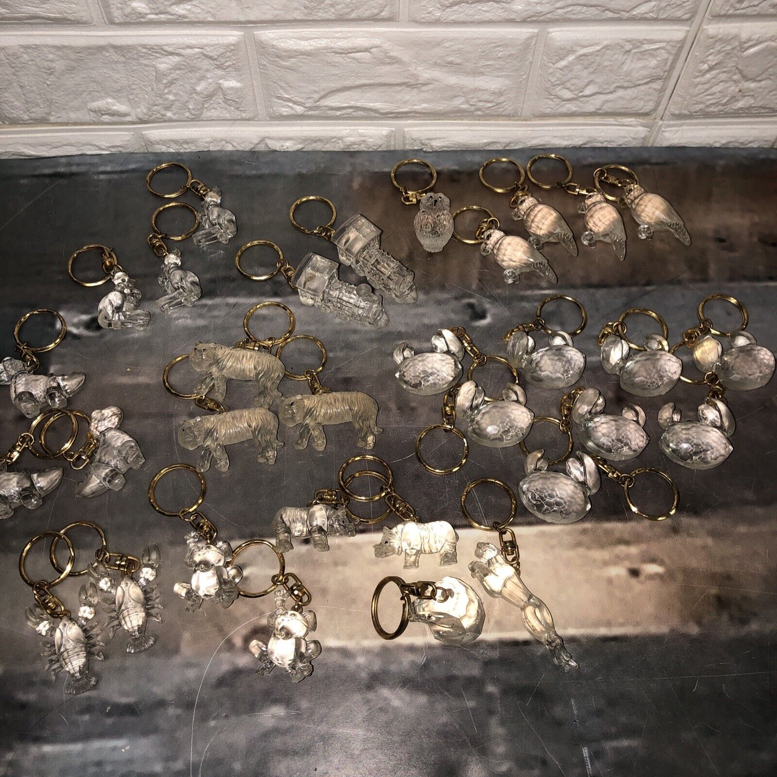 Vtg LOT Of 32 80s 90s Gold Tone Metal & Clear Acrylic Plastic KEYCHAIN Animals +