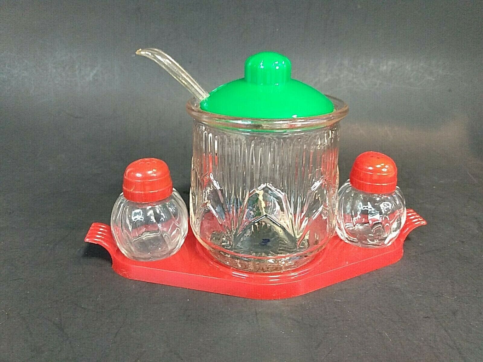 VTG Medco NY Salt & Pepper Shakers With Stand Clear Glass Red & Green Tops/Base