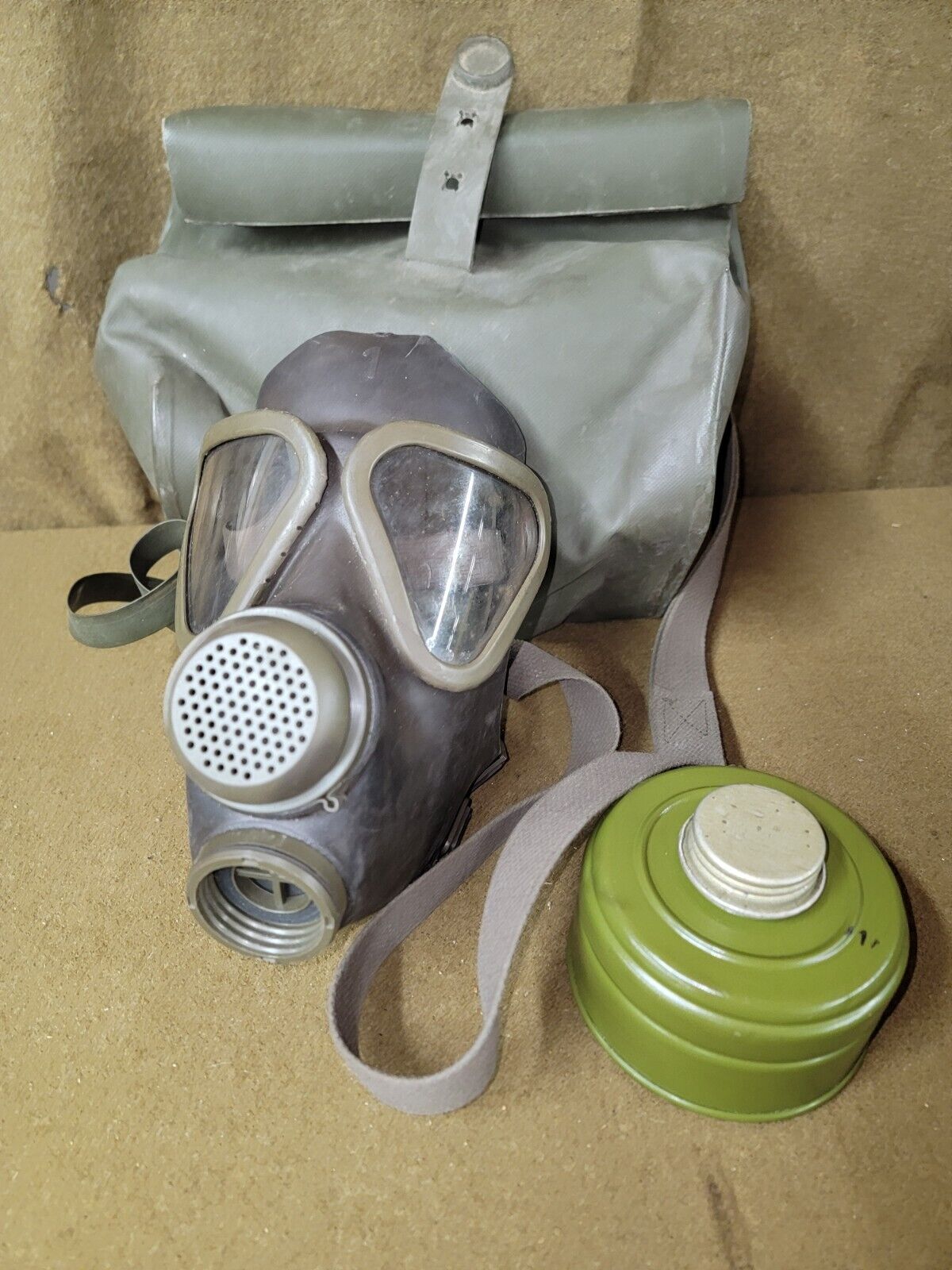 Vintage Auer 700 Series Gas Mask with Carrier