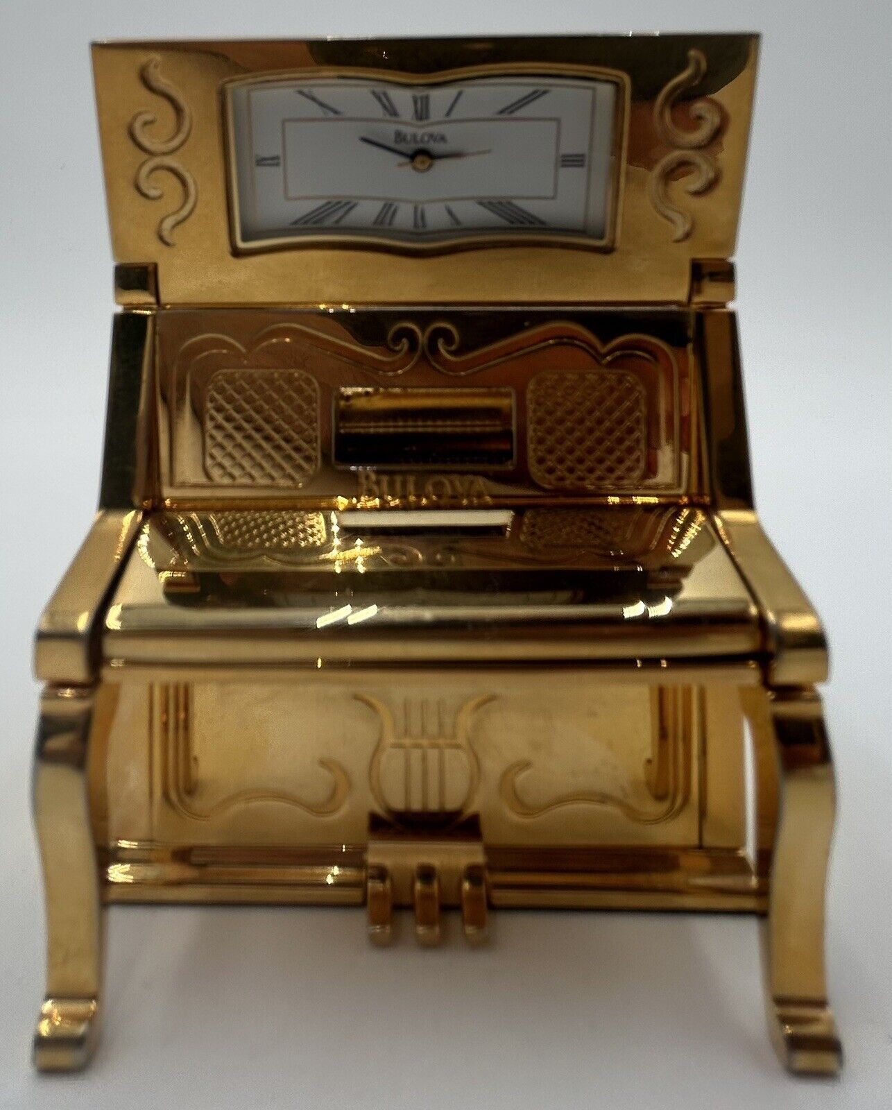 Bulova Mini-Boutique Player Piano Music Box B0599 Miniature Collectible Clock