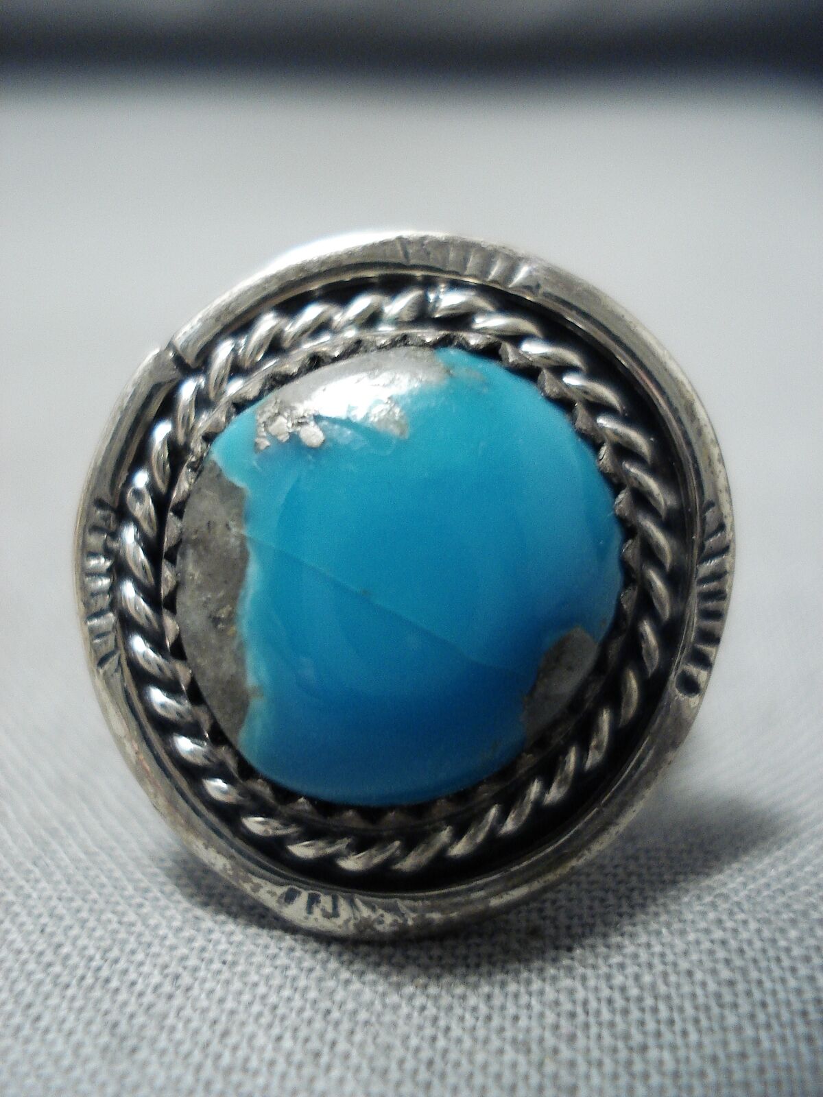 IMPRESSIVE VINTAGE NAVAJO PILOT MOUNTAIN TURQUOISE STERLING SILVER RING OLD