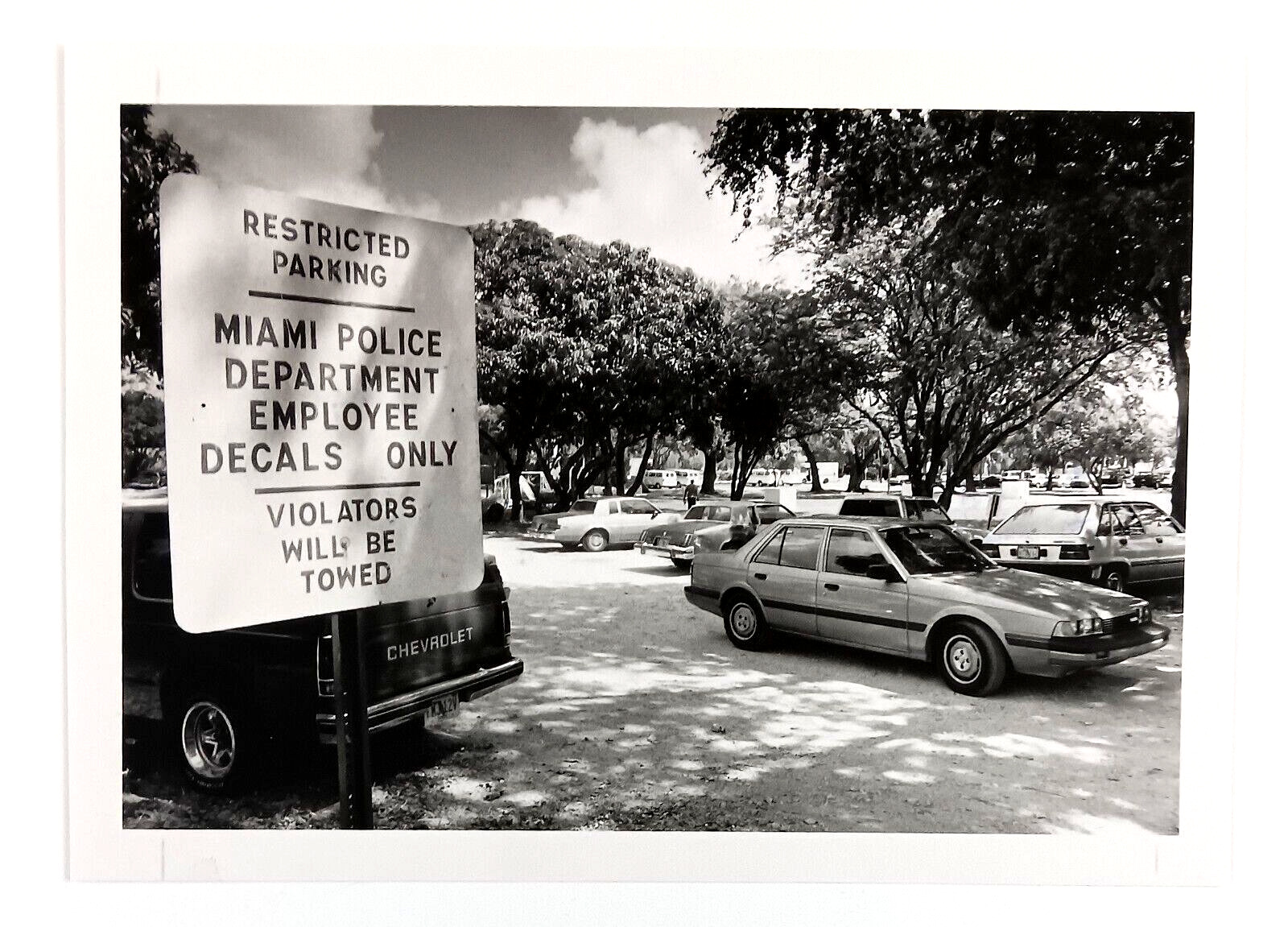 1990 Miami Florida Police Department Employee Gravel Parking Lot VTG Press Photo