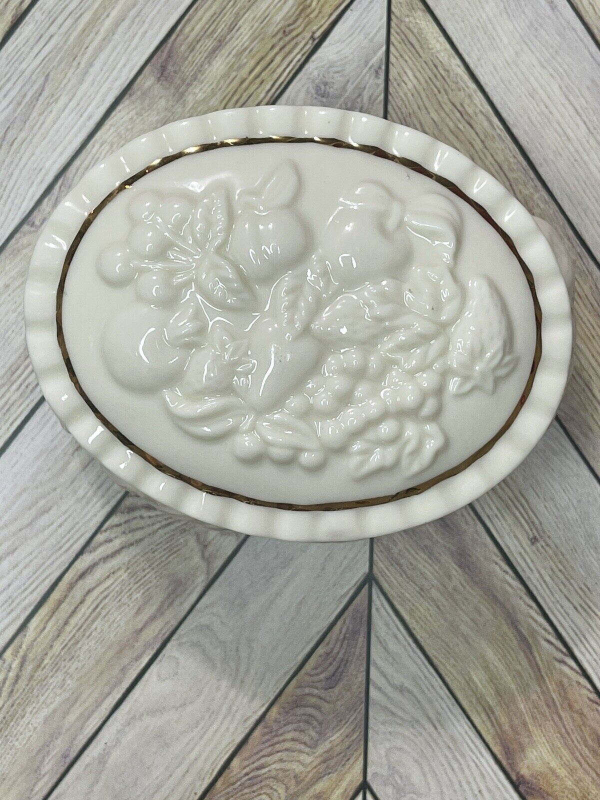 VINTAGE Lenox Ivory Oval Porcelain Fruits of Life Lidded Trinket Box Dish 1998