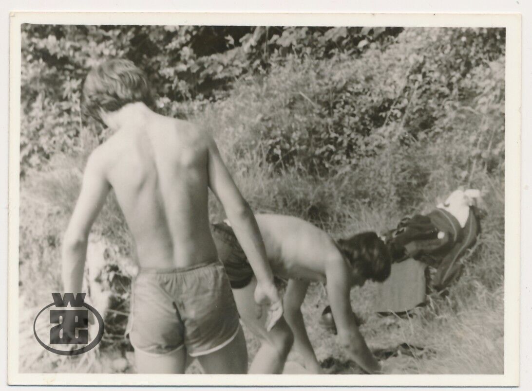 Two Shirtless Men Turned Back Butt Shorts Gay Int Guys Beach vintage photo 188