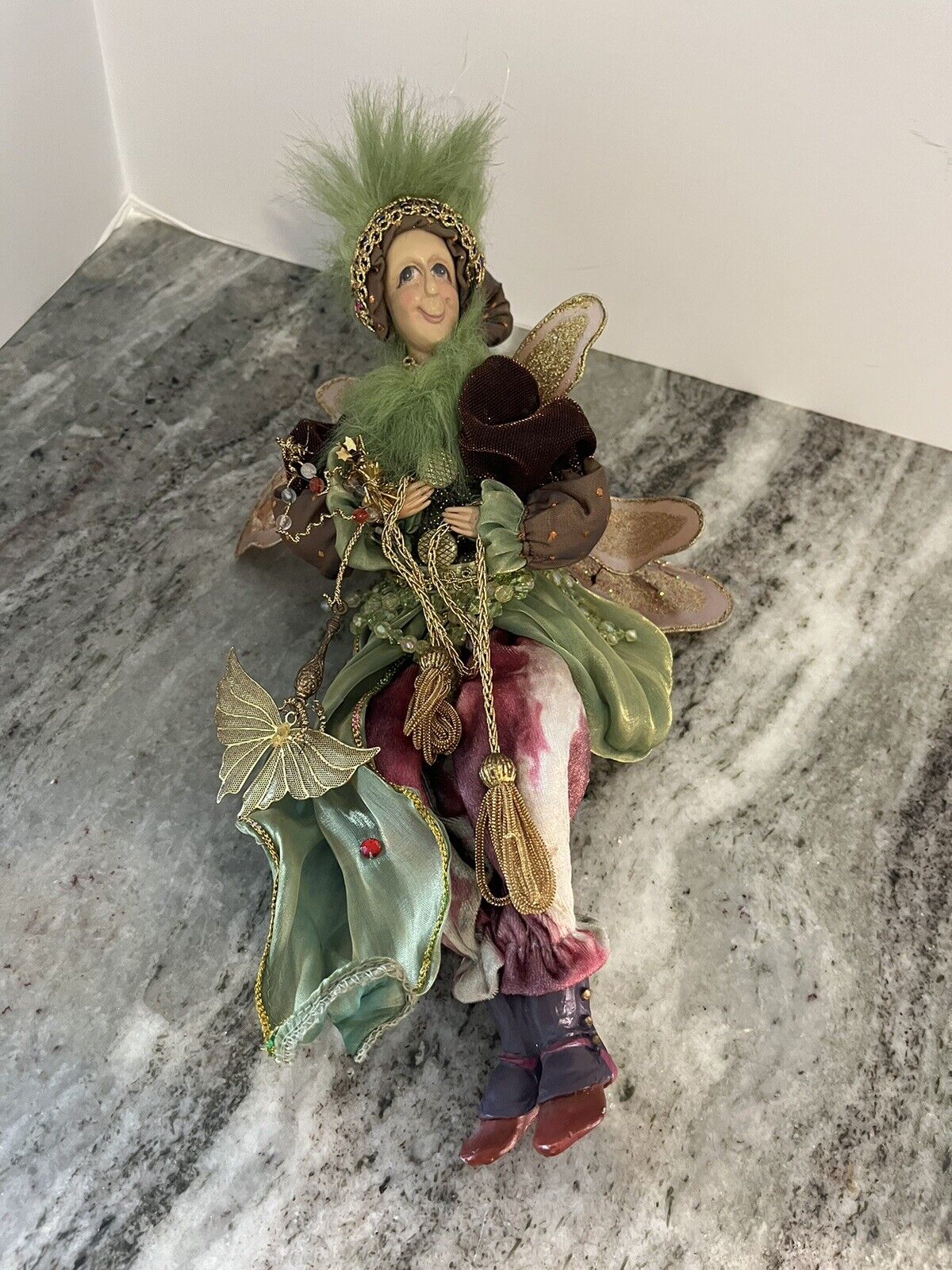 katherines collection wayne kleski doll 12” in sitting position green burgundy