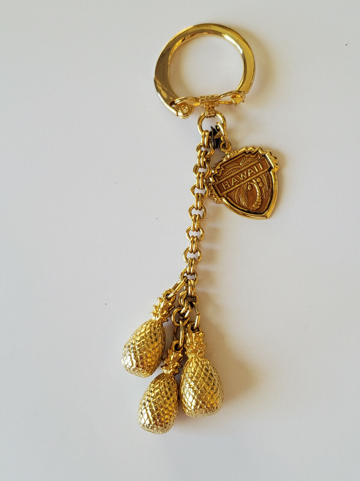 Neat Vintage Gold Plated Hawaii Themed Pineapple Dangle Souvenir Keychain