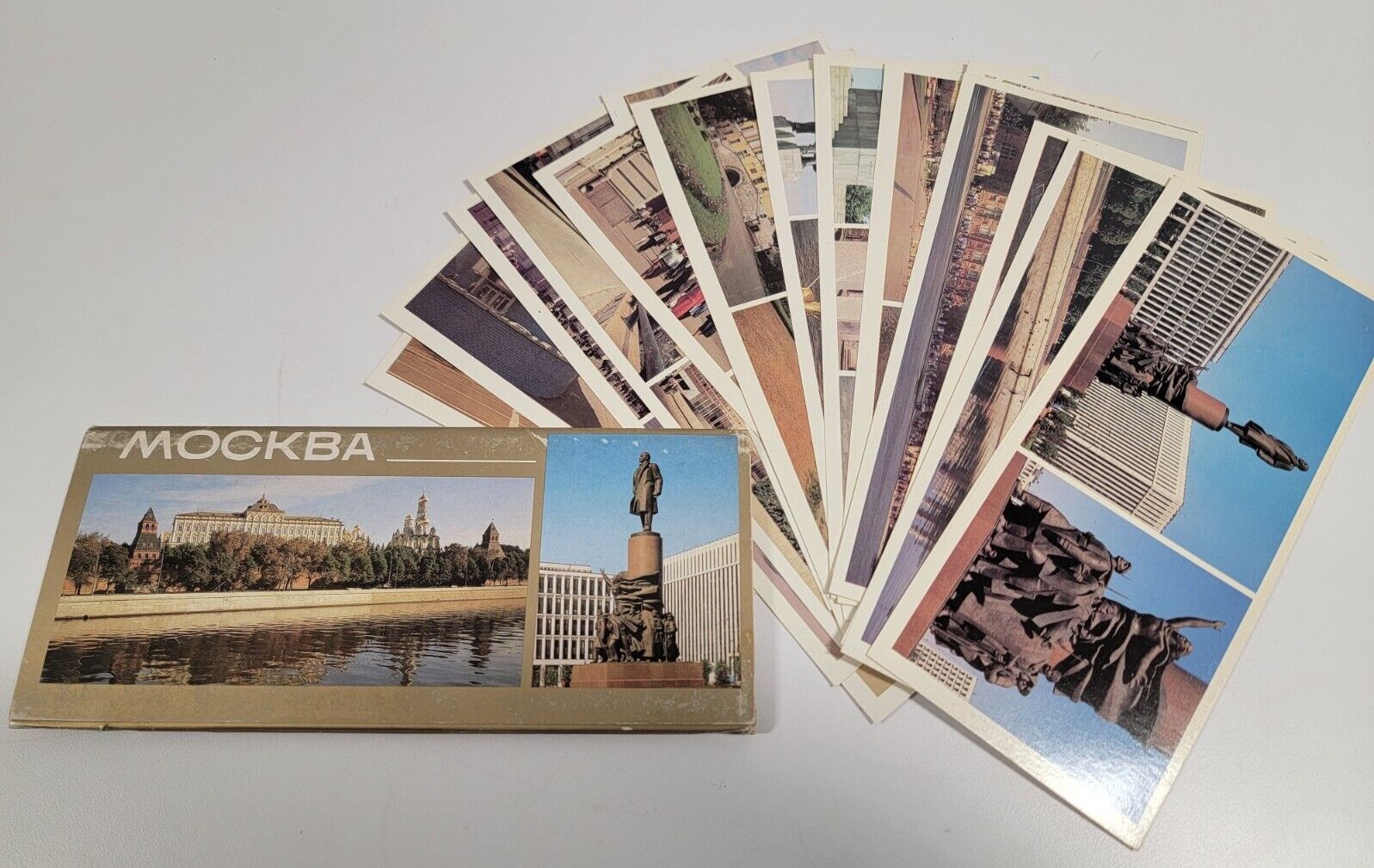 Vintage Souvenir Booklet Folder Mockba Moscow Russia Set of 16 Postcards 1980\'s
