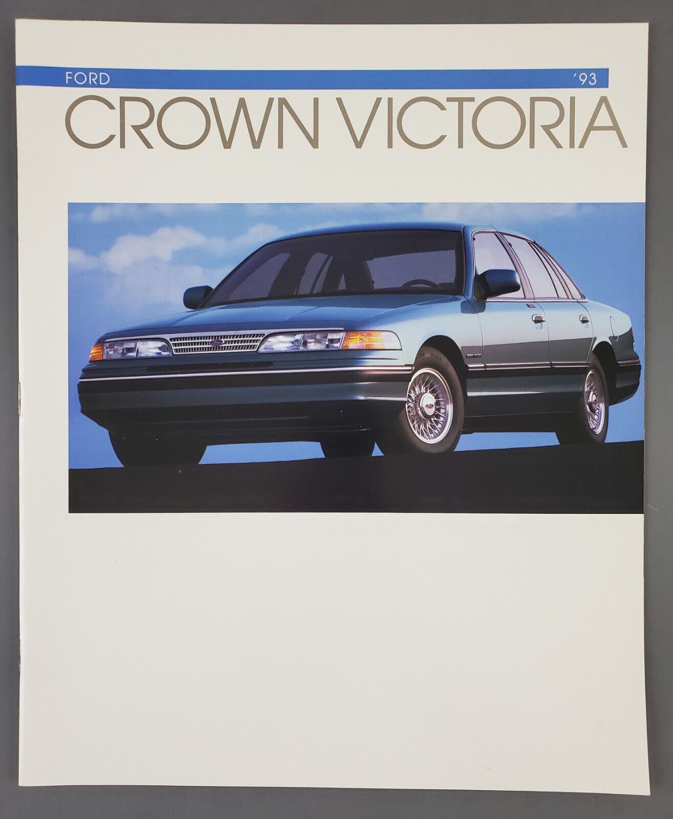 1993 Ford Crown Victoria Car Showroom Sales Booklet Dealership Catalog Brochure