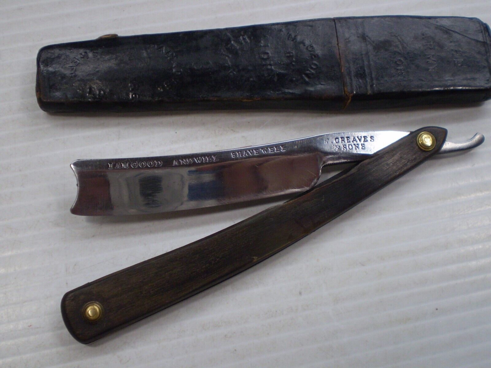 VINTAGE STRAIGHT  RAZOR  W. GREAVES & SONS  11/16 - SHAVE READY