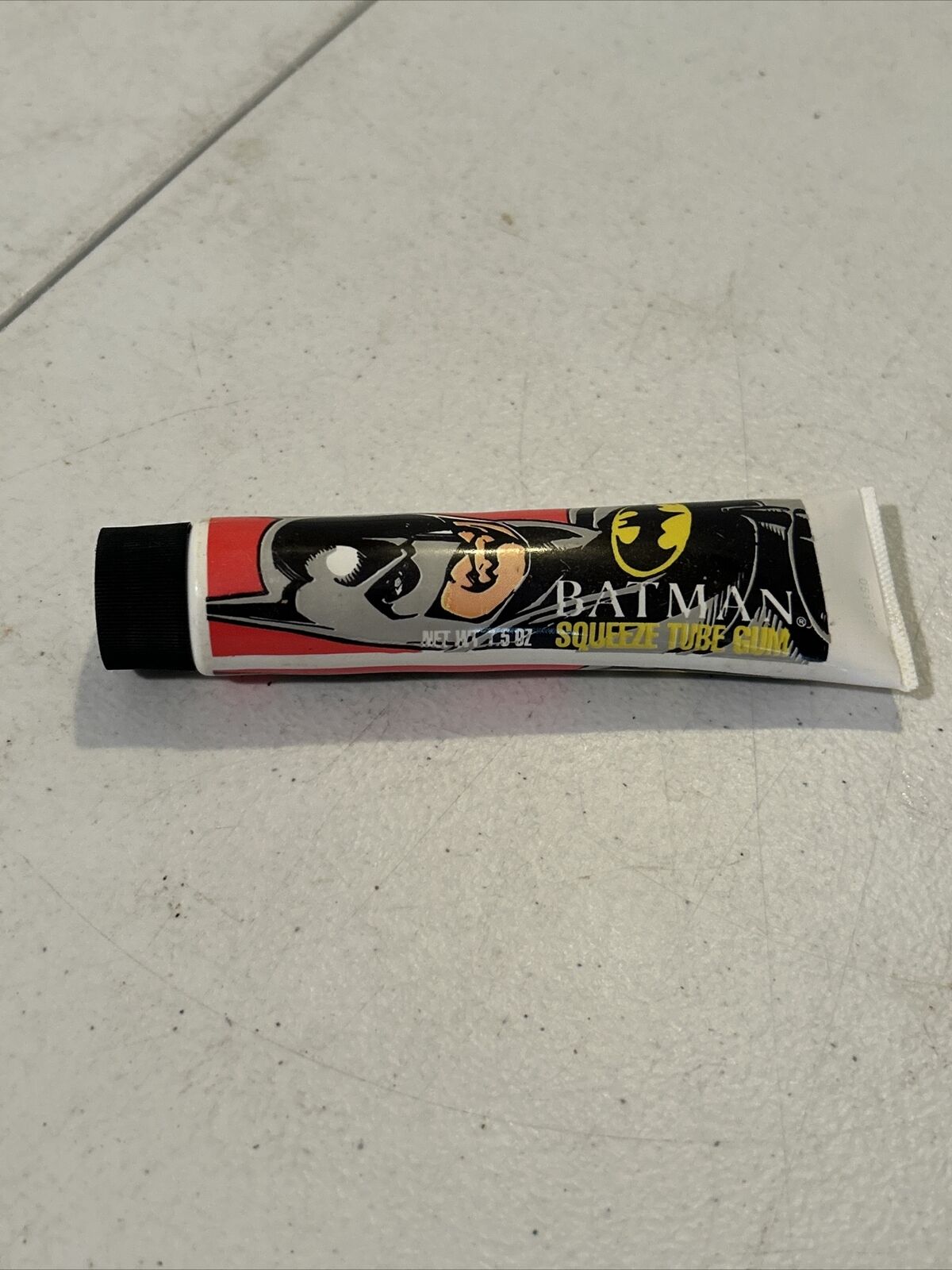 BATMAN Squeeze Tube Gum Bubble Gum 1991