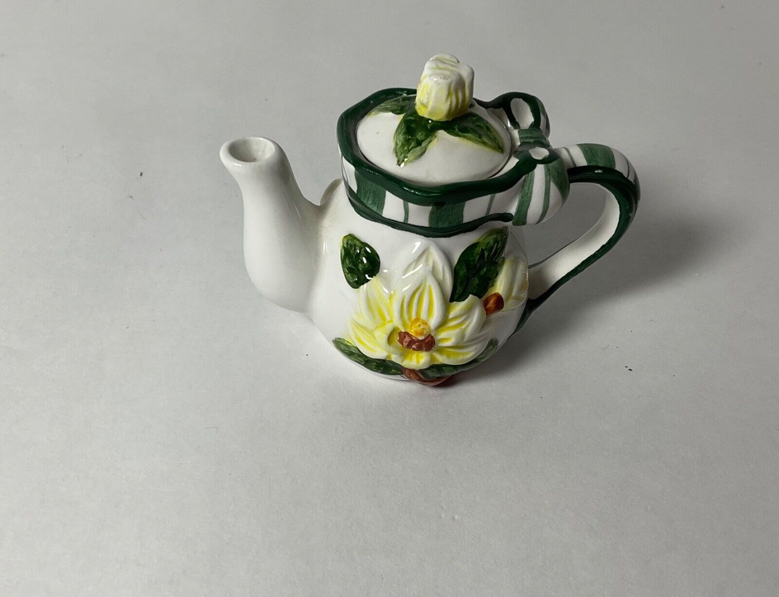 Vintage Young\'s Mini Teapot Floral White, Yellow, Green 3\'\' Pre Owned