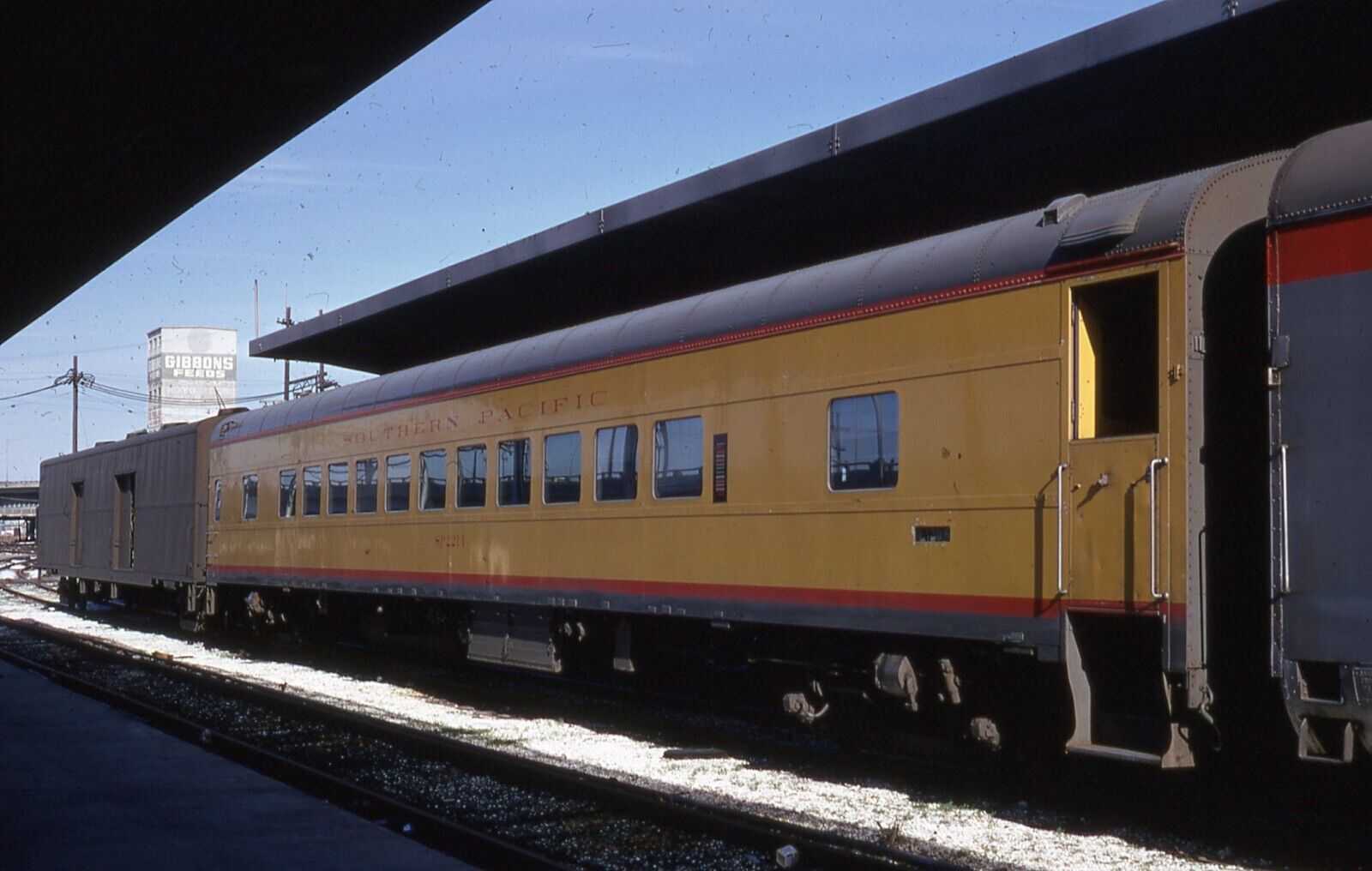 PASSENGER CAR   Southern Pacific #2214  Coach  New Orleans, LA  01/31/70