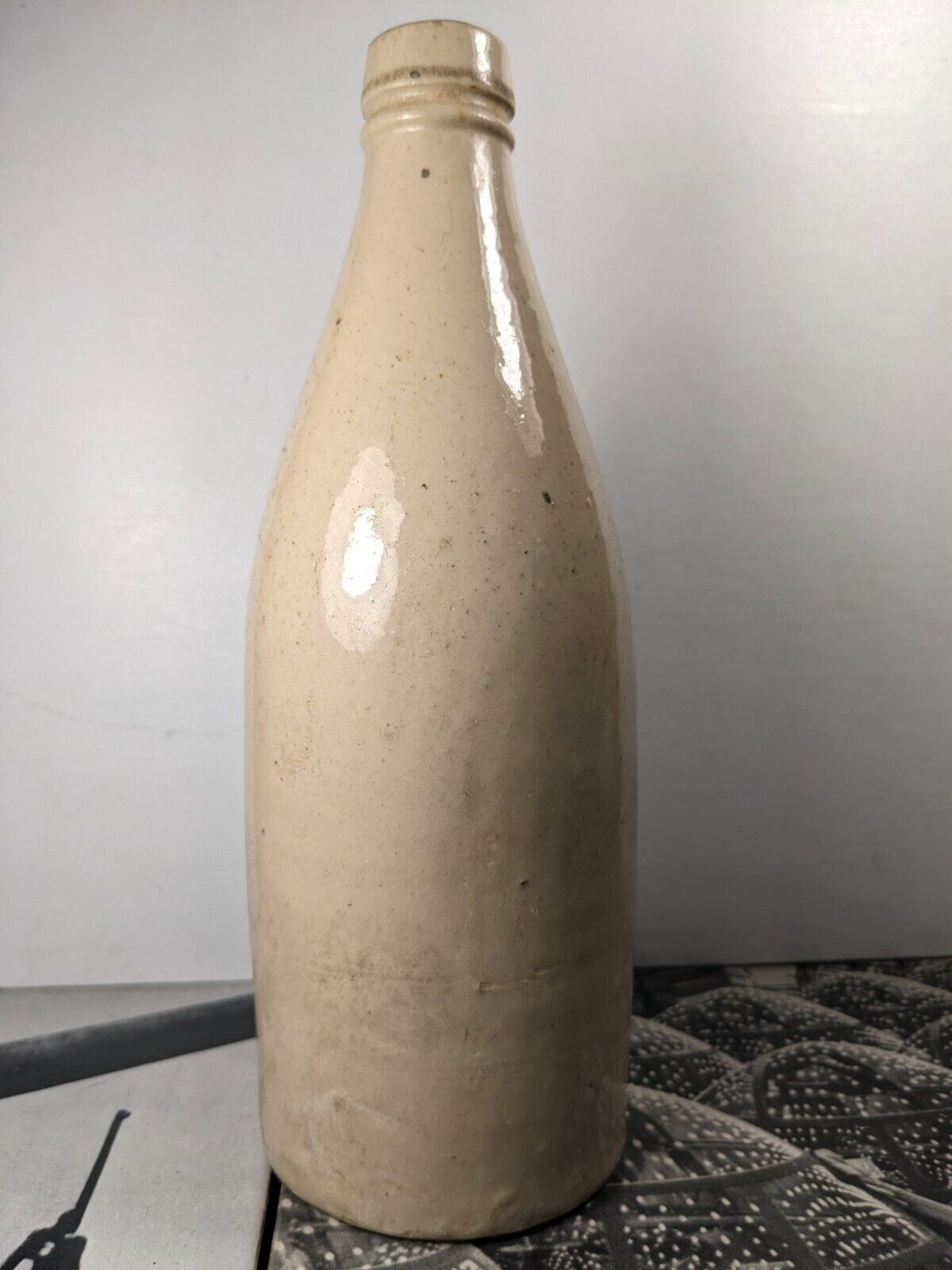 Single-Tone Stoneware Ginger Beer Bottle | Dug in Hawaii