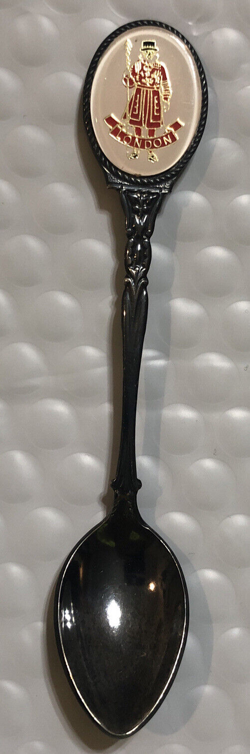 Vintage London Royal Guard Silverplated Collectors Spoon