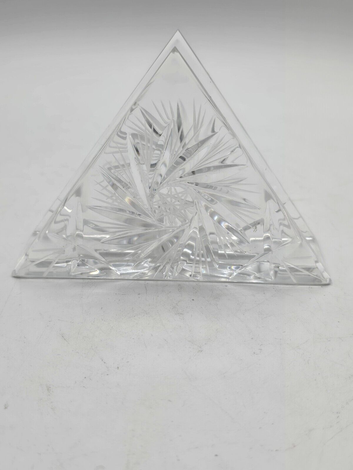 1970s Elegant Triangle Clear Crystal Glass Pinwheel Star Letter/ Napkin Holder
