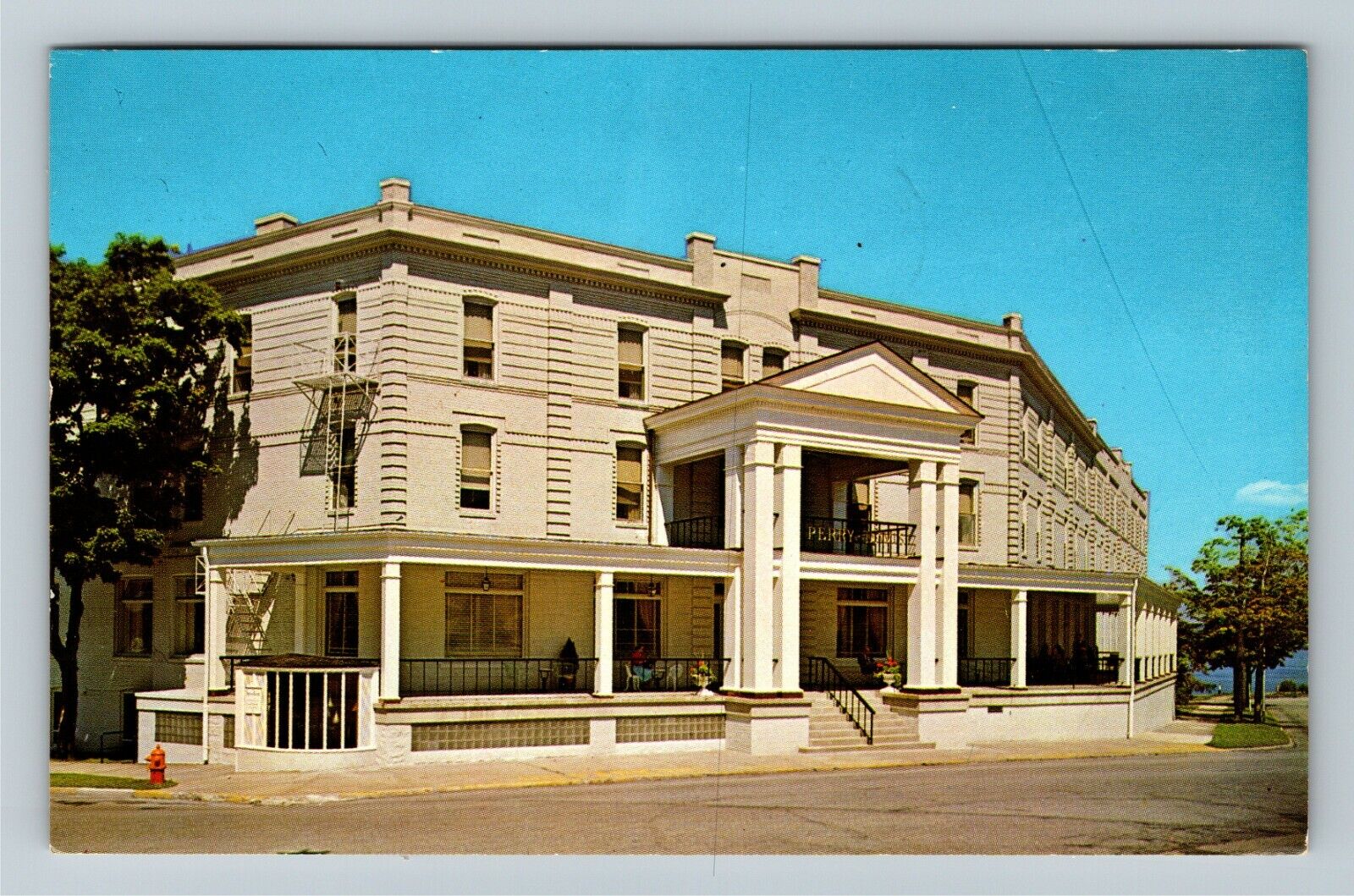 Petoskey MI-Michigan, Perry-Davis Hotel Lake, Antique Vintage c1966 Postcard