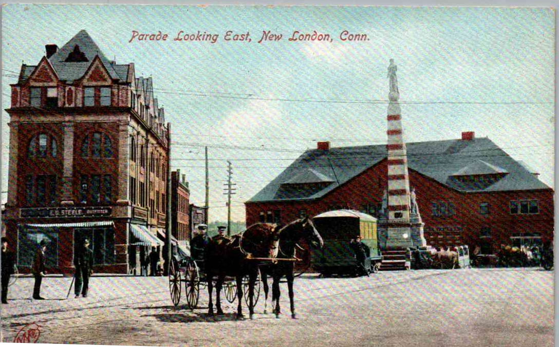 New London, Connecticut - Parade looking East - c1908