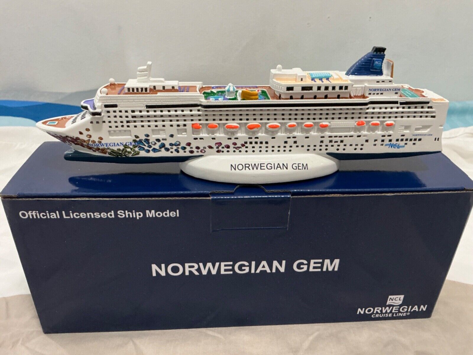 NORWEGIAN GEM Norwegian Cruise Line Resin Ship Model 10.5”