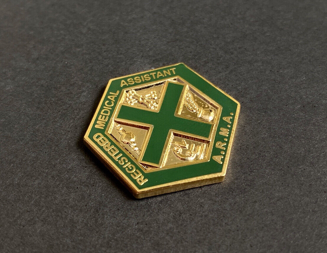 VINTAGE Green Cross REGISTERED Medical ASSISTANT pin  A.R.M.A. in case