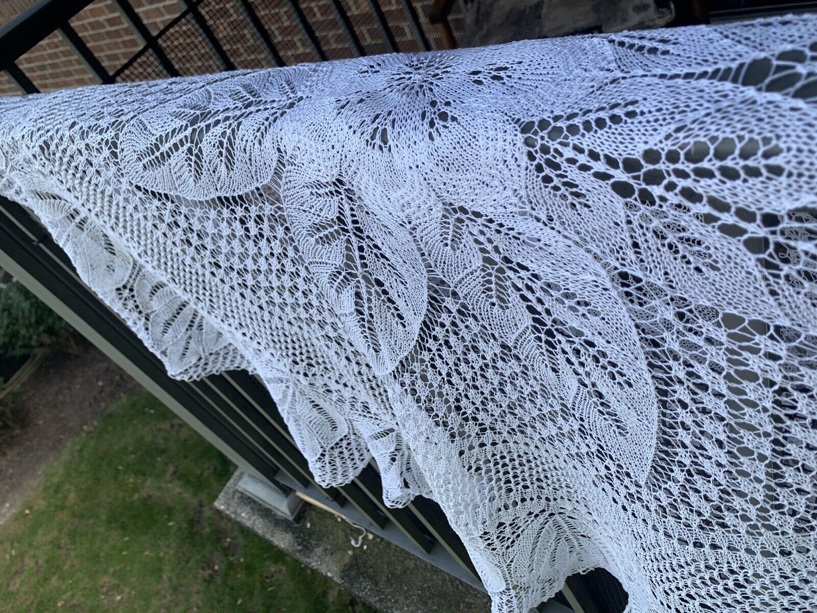 Vtg Antq Linen Handmade Knit Crochet Round Flower Tablecloth White 47” Exquisite