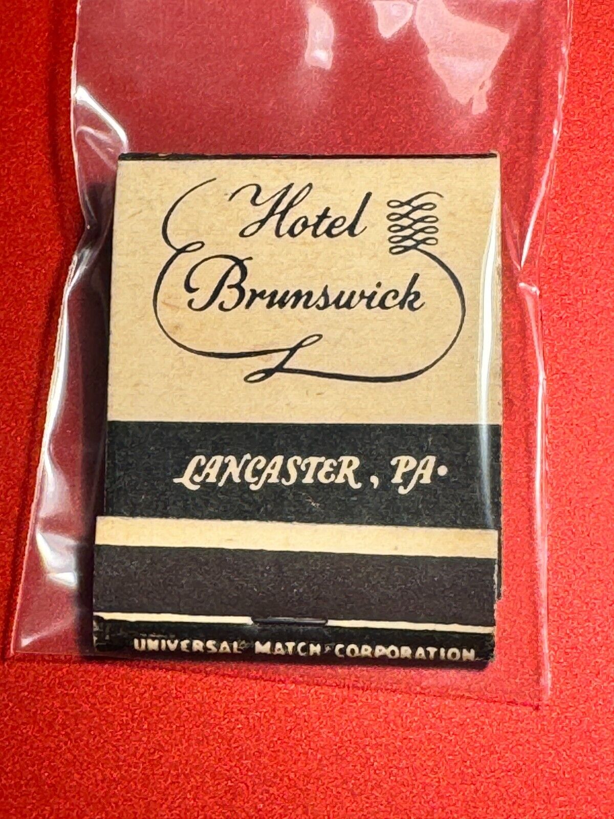 MATCHBOOK - HOTEL BRUNSWICK - LANCASTER, PA - UNSTRUCK BEAUTY