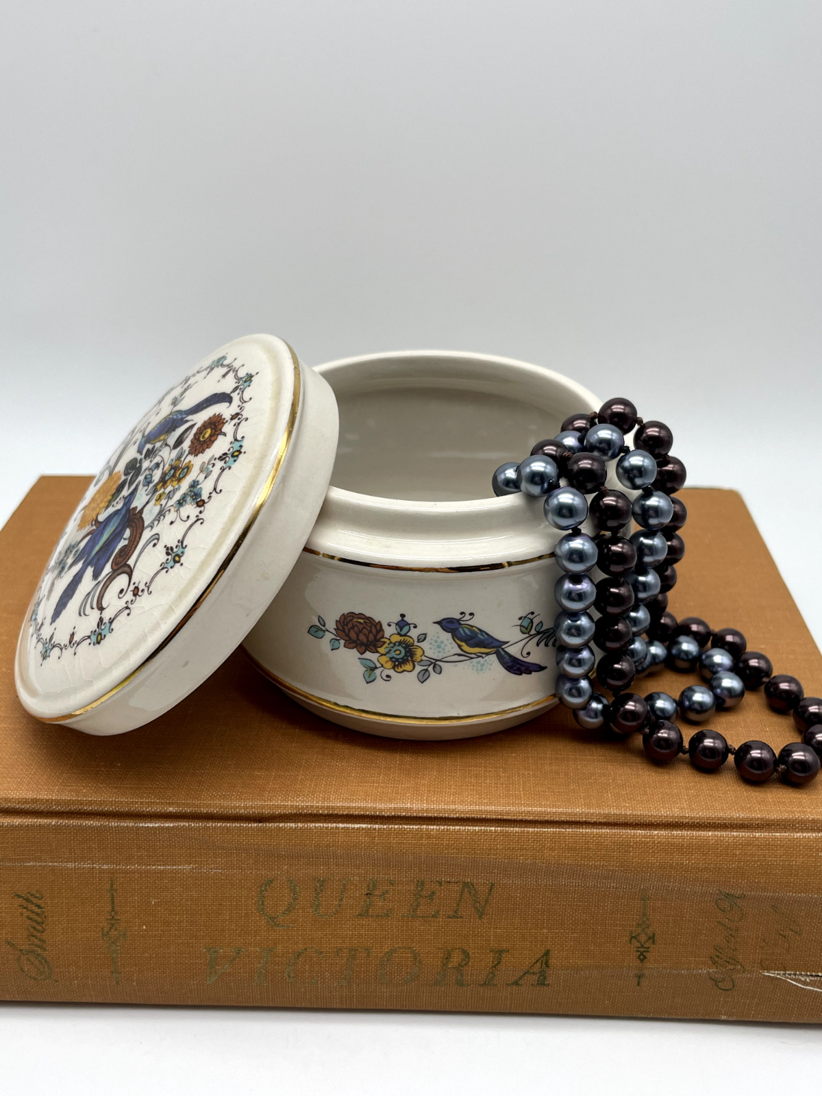 Sadler Fine Porcelain Lidded Trinket Box Storage Box With Blue Birds England