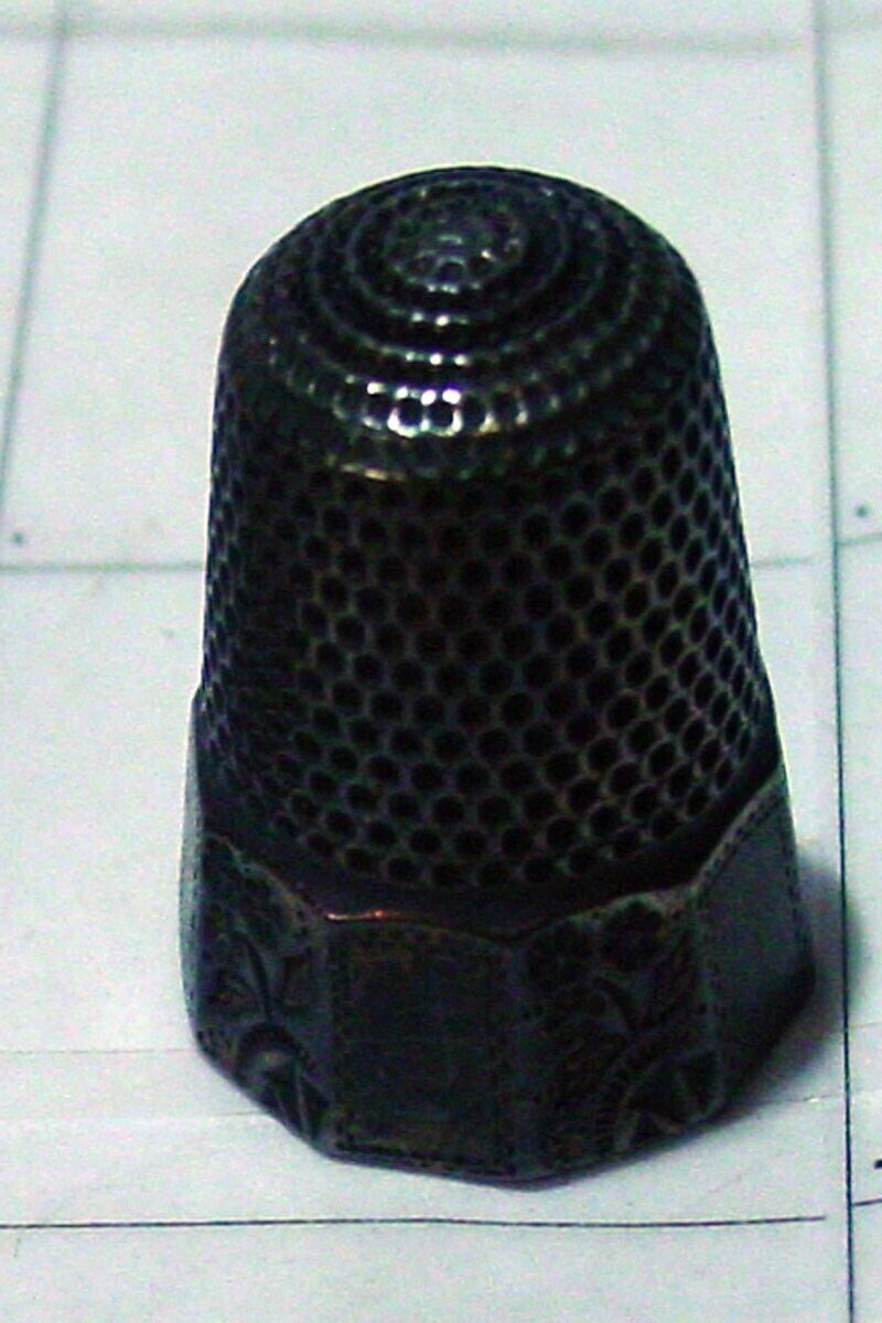 antique #9 sewing thimble DECAGON sides floral ENGRAVED flowers embossed sides