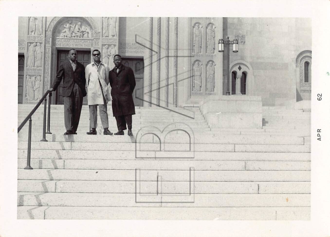 Old Photo Snapshot Men On Steps Of National Shrine Immaculate Conception #8 Z10