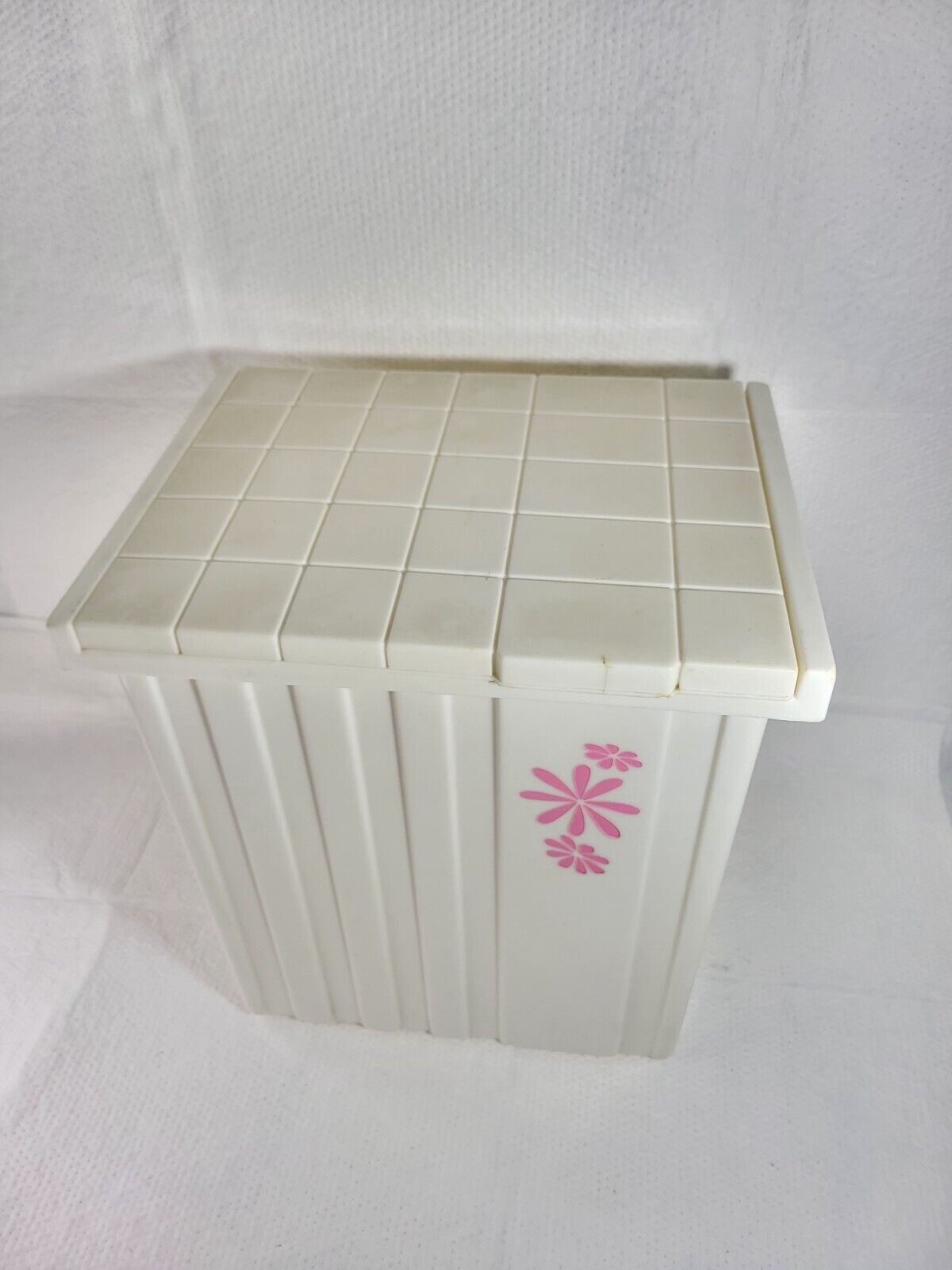 Vintage Fesco Trash Can Storage Container  With Lid, White W/ Pink Daisy