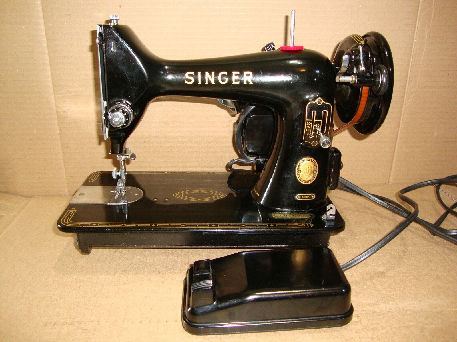 VINTAGE  SINGER SEWING MACHINE  99K, SERVICED, #Y1491138