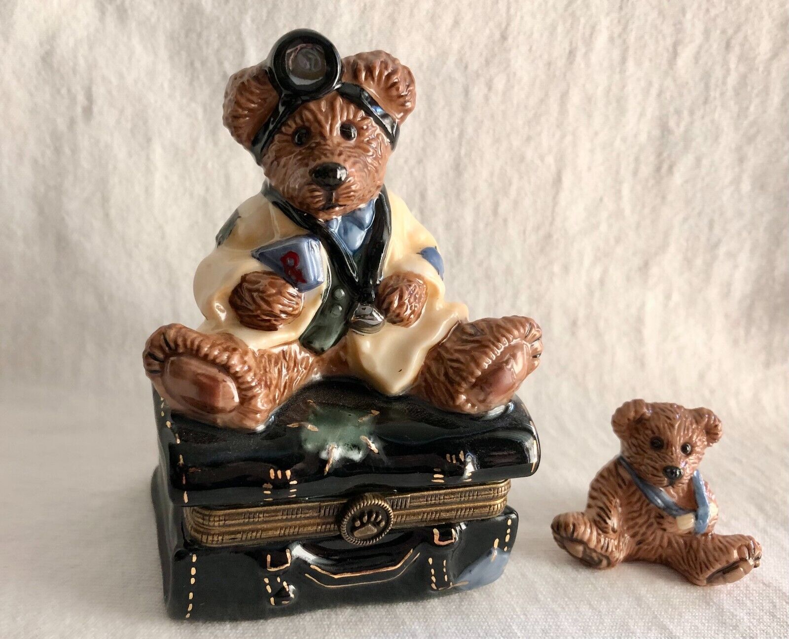 Boyds Bears Le Bearmoge DR. HARRISON GRIZ M.D.  Porcelain Keepsake Box DOCTOR