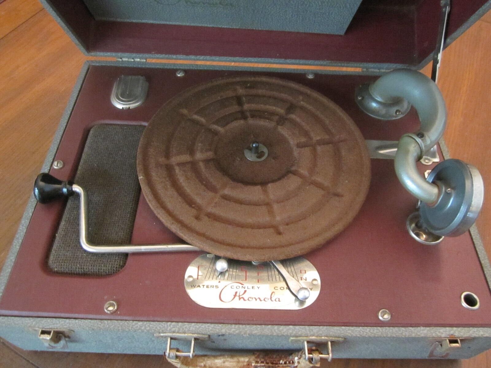 Antique Crank 78 RPM Portable Record Player by Phonla Waters Conley Co.