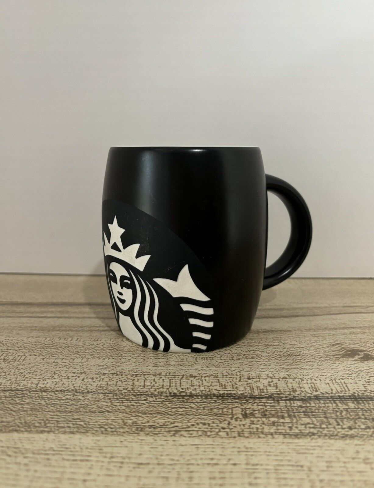 2011 Starbucks Etched Mermaid Black and White Siren Logo Coffee Cup Mug