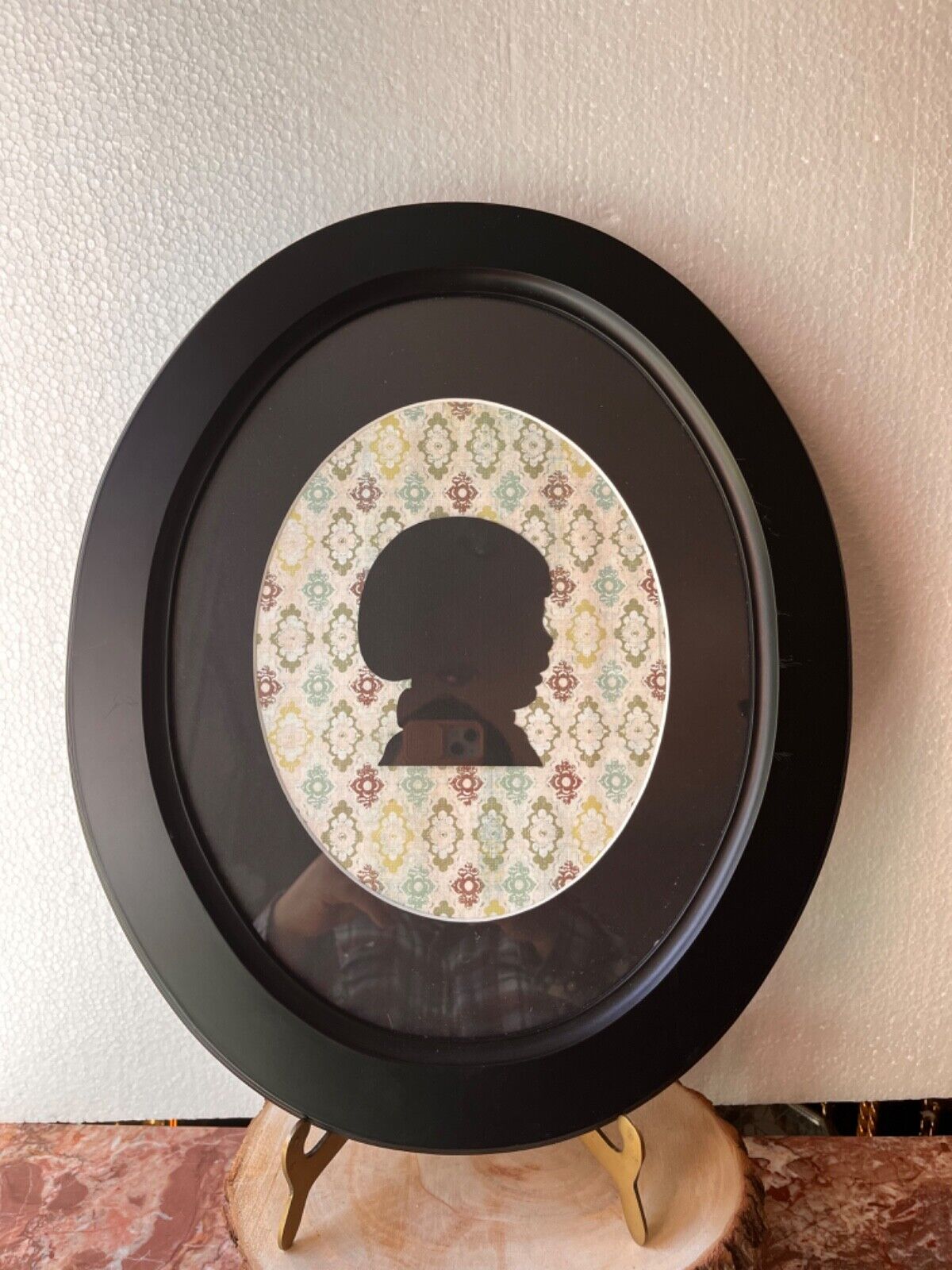 Large SILHOUETTE oval black pictures frame 17”x14”