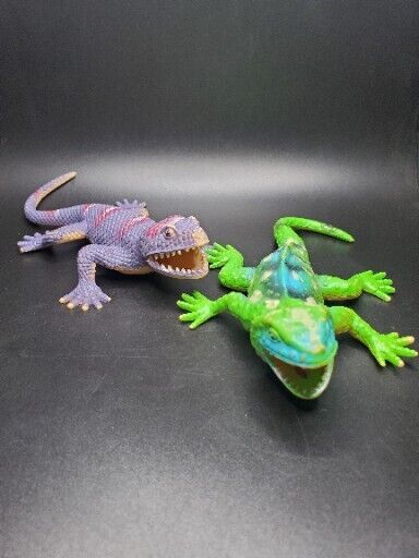 Pair Of Large Plastic Mean Looking Lizards Green And Purple