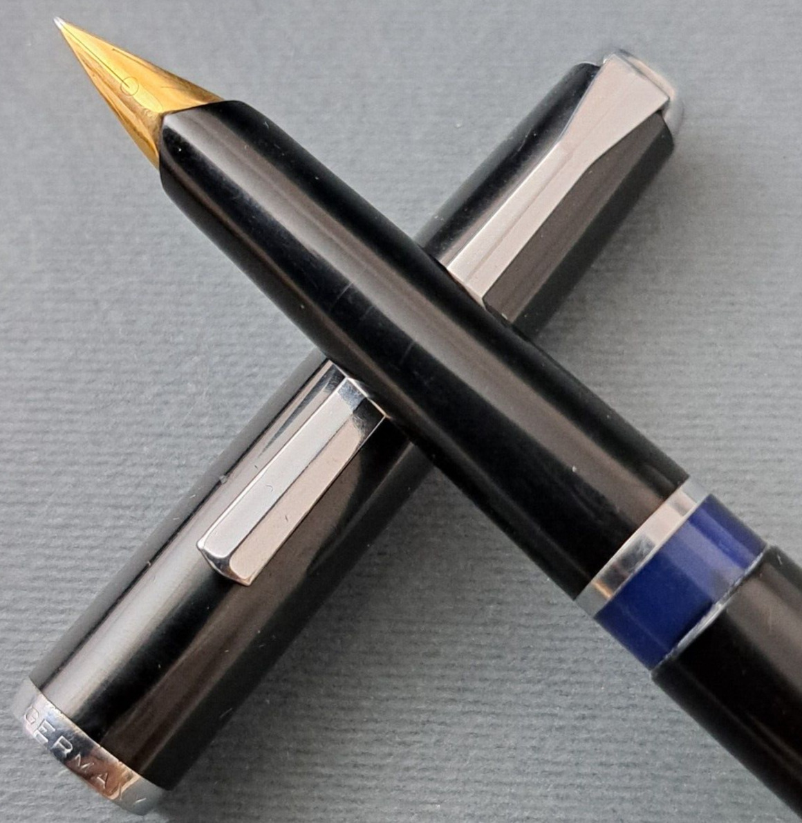 Pelikan 20 Fountain Pen, Black,Germany `70s 14k-585 Gold EF Gold Nib VINTAGE
