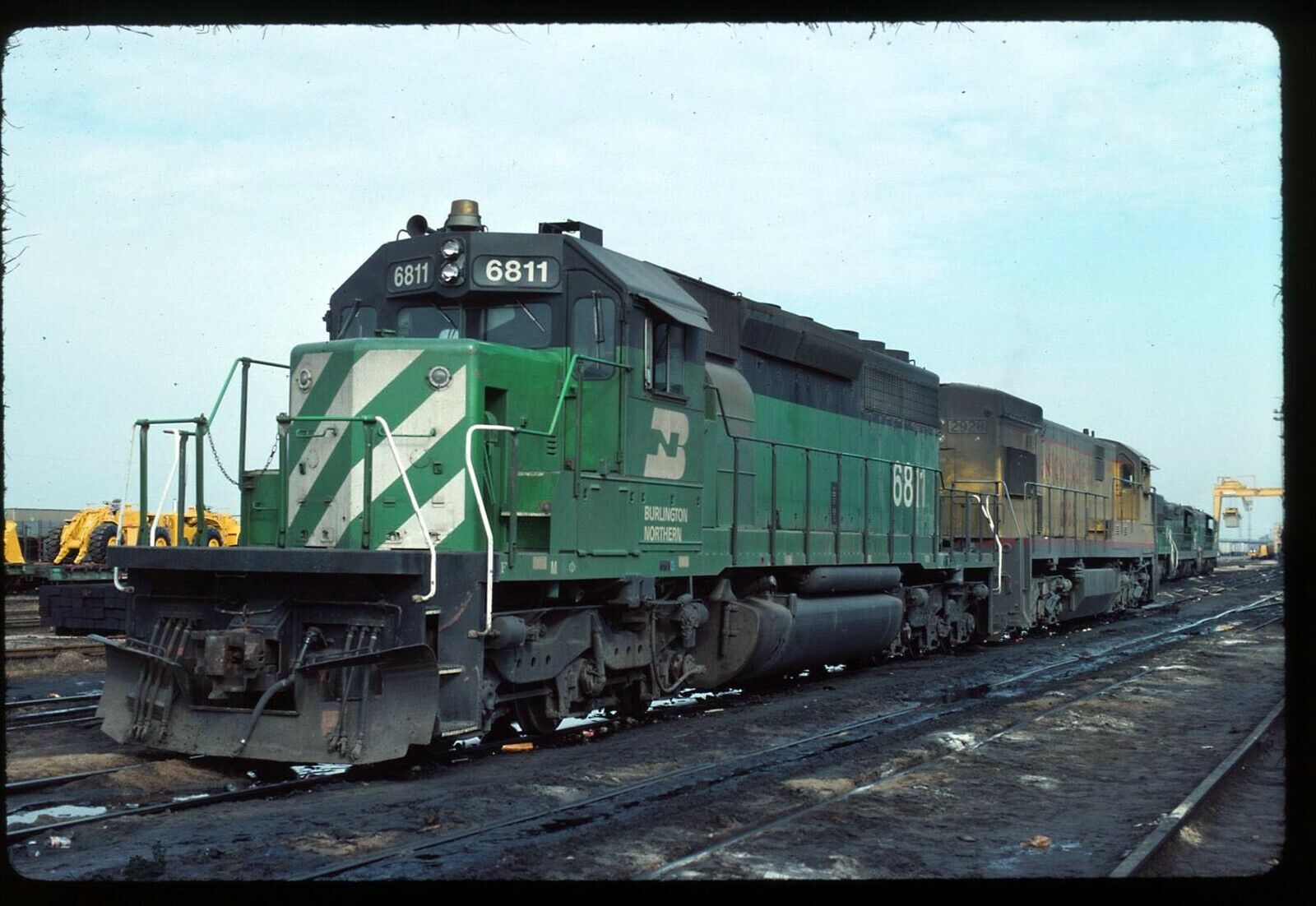 Original Rail Slide - BN Burlington Northern 6811+ Cicero IL 2-1977