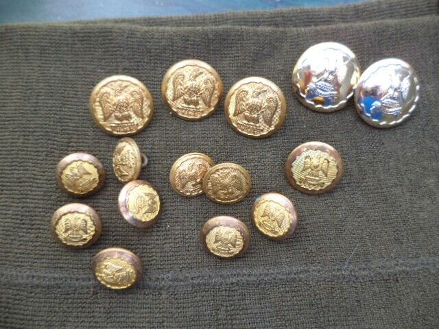 ROYAL SCOTS GREYS BUTTONS X 15. 3 SIZES, BRASS ,GAUNT MADE, EX DISPLAY.