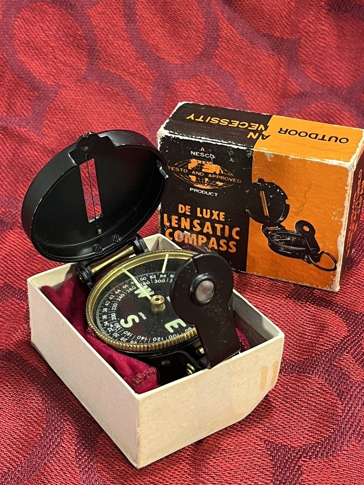 Vintage Nesco Round DE LUX Lensatic Compass No.6001-110 Scouts Engener  -- 6102