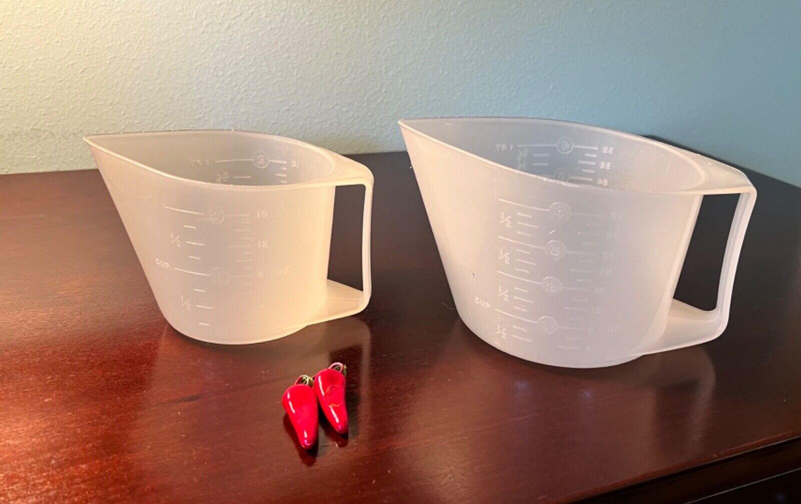 Set of 2 Vintage Rubbermaid Party Plan Nesting Measuring Cups ~ Sheer ~ 1970\'s