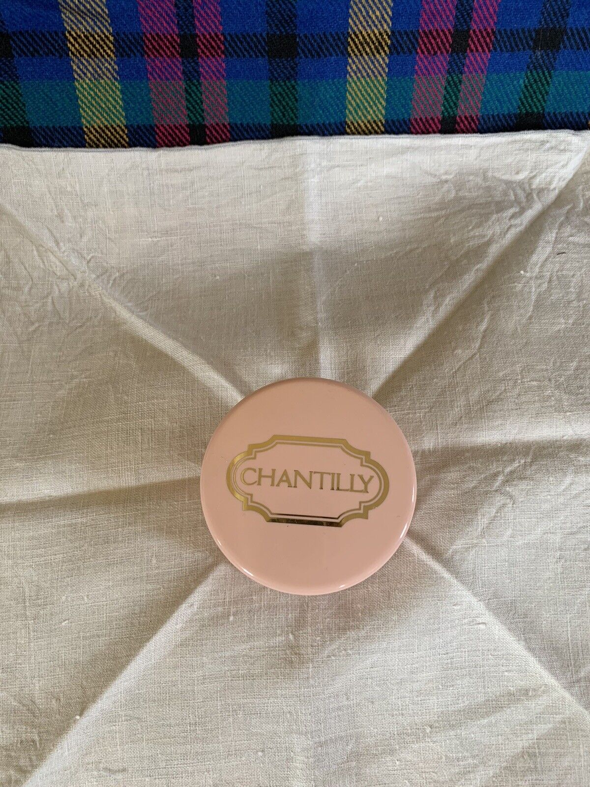 VTG Chantilly by Dana Dusting Body Powder 1.75 oz Sealed Interior with Puff