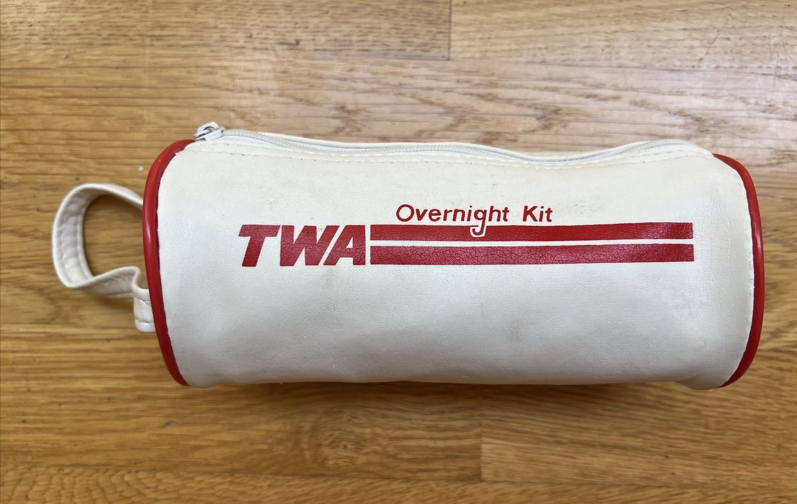 Vintage TWA Airlines White Zip Overnight Kit Travel Toiletry Bag -No Contents
