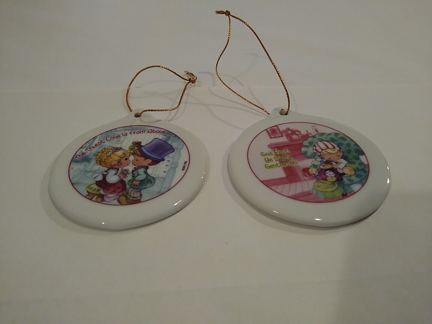 2001 Precious Moments Christmas Remembered Porcelain Disc Ornaments 2 Sided
