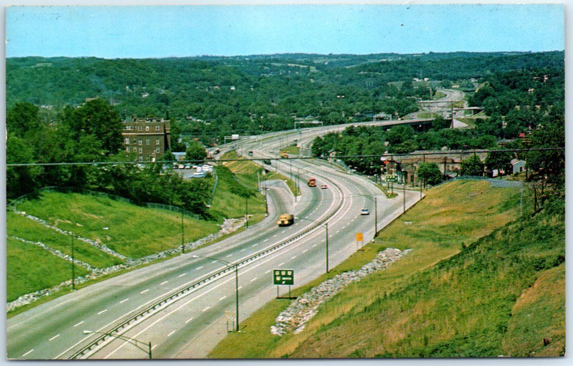 Postcard - Modern Expressway Interstate 70, Zanesville, Ohio