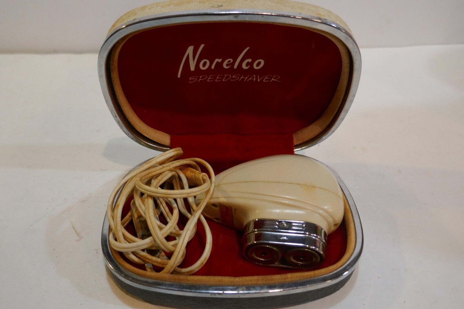 Vintage Norelco SPEED SHAVER Electric Palm Shaver Type SC 7900 Holland With Case