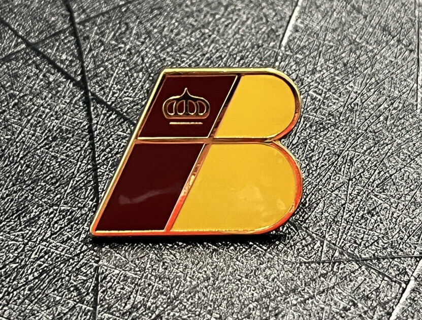 IBERIA  AIRLINES LAPEL TACK PIN CLASSIC LOGO  GIFT COLLECTIBLE 25 mm x 19.6 mm