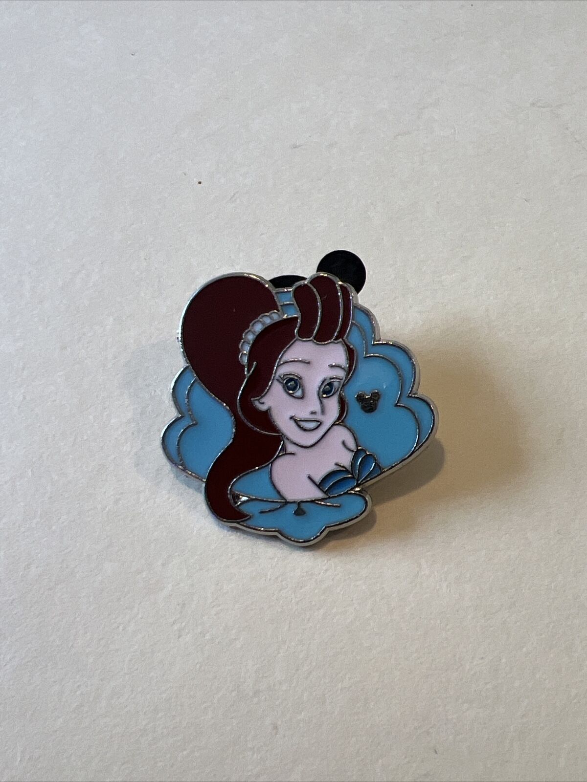 Beauty and the beast princess Bell, hidden Mickey Disney pin trading